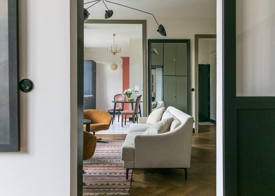 Dark Blue Apartment Варшава Экстерьер фото
