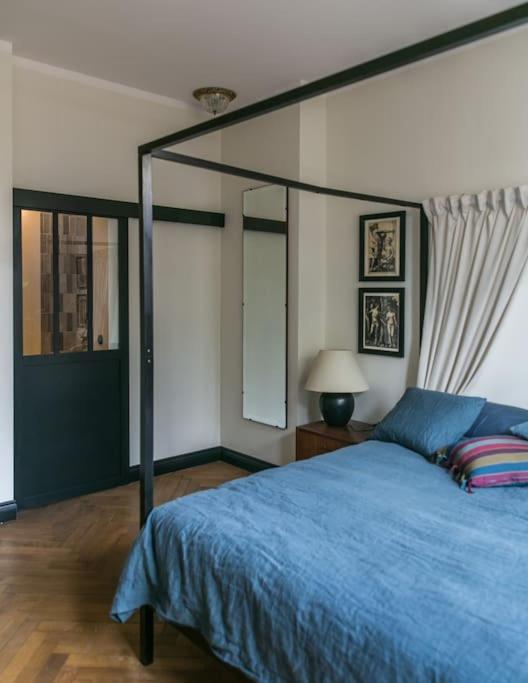 Dark Blue Apartment Варшава Экстерьер фото