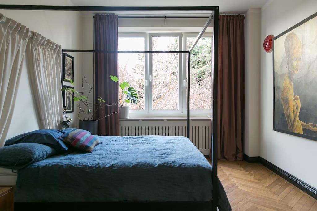 Dark Blue Apartment Варшава Экстерьер фото